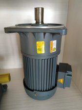 灌装设备中齿轮减速马达的应用流程与注意事项