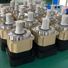 MVE235L2,7,P0 精密行星减速机器在模具加工中的应用